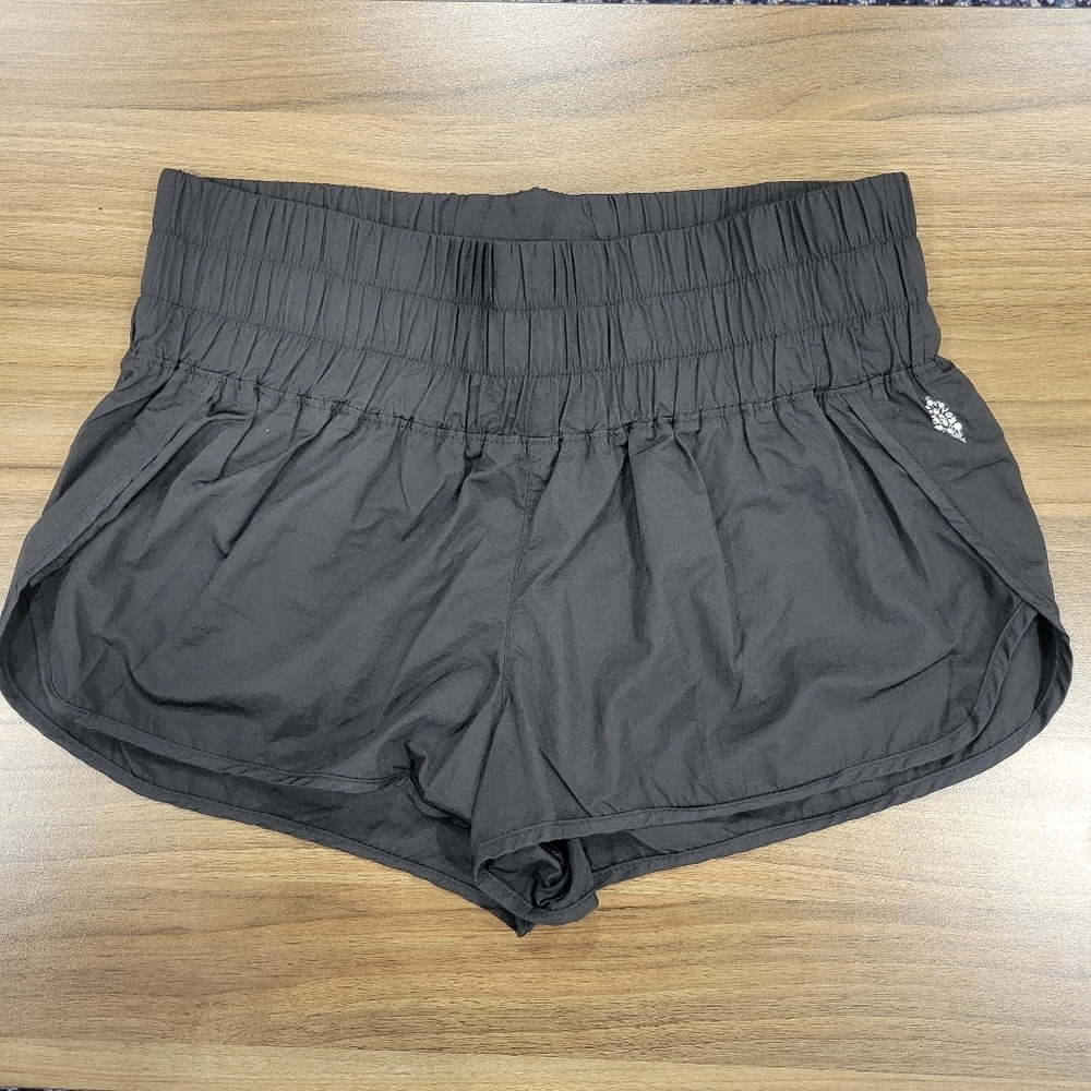FP Movement The Way Home Smocked Waistband Black Outdoor Shorts Size M Beach - Picture 3 of 8